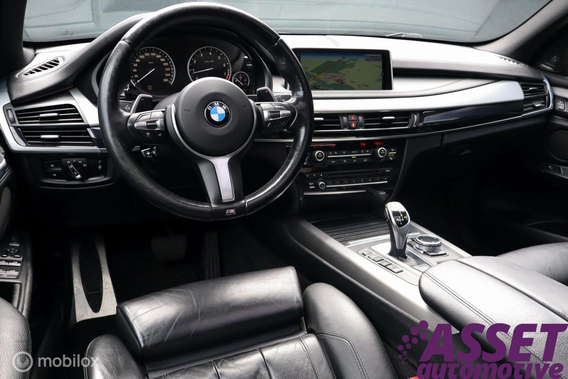 BMW X5 xDrive50i V8 7-zit volle auto! Pano| Head-up| M-Sport, Auto's, Gebruikt, 7 stoelen, Bedrijf, Vierwielaandrijving
