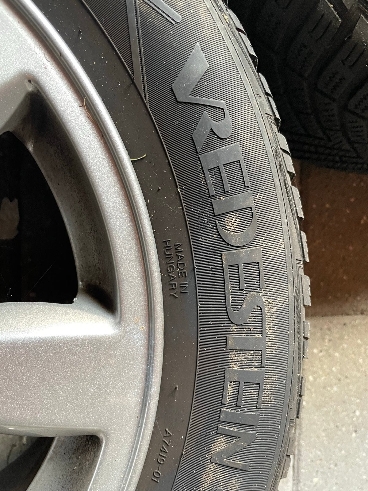 Vredestein Winterbanden 215/55 R16 (3x goed, 1x lek), Ophalen, 16 inch, Winterbanden, Band(en)