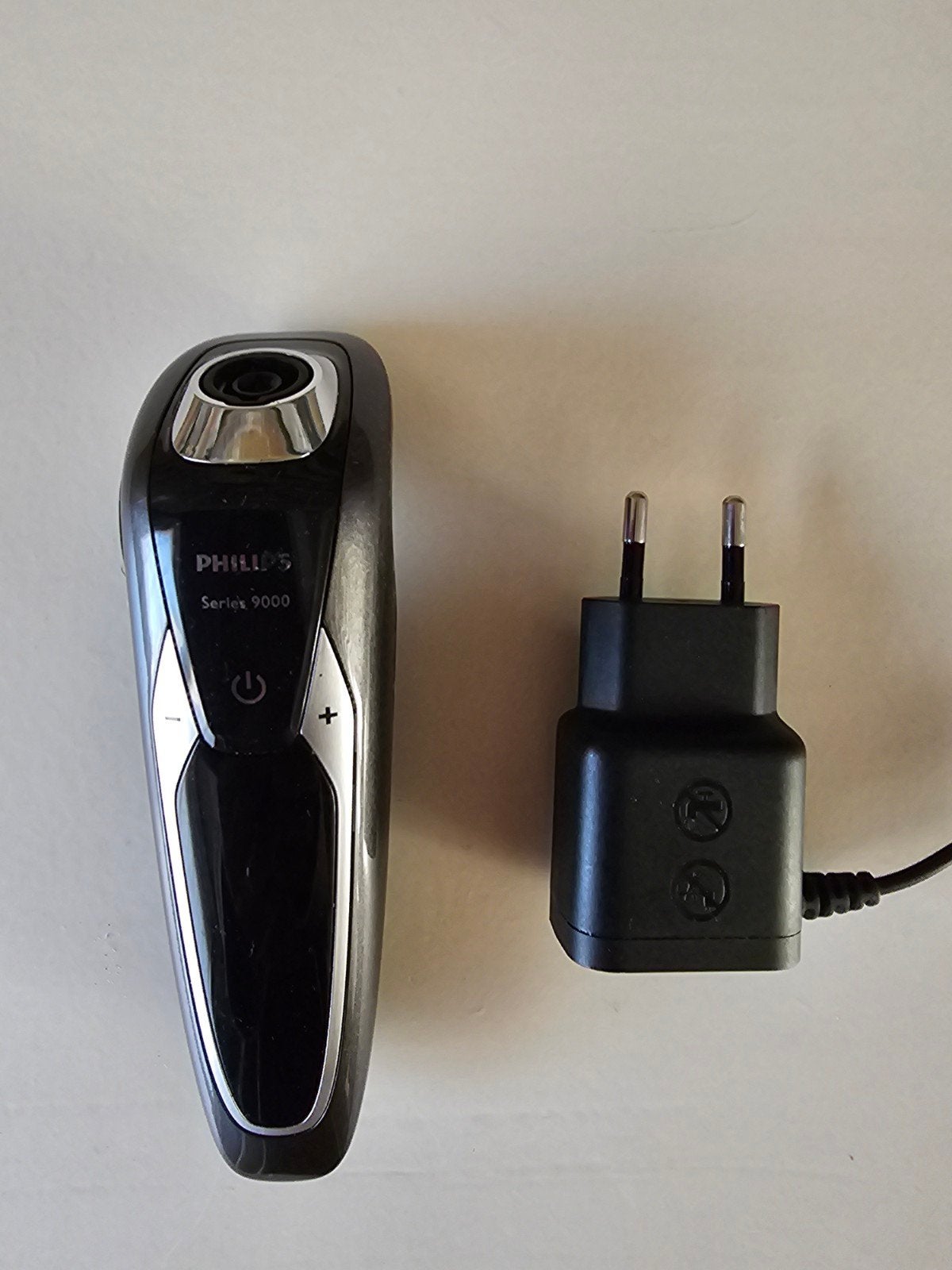 Philips Series 9000 scheerapparaat (zonder scheerkoppen), Ophalen