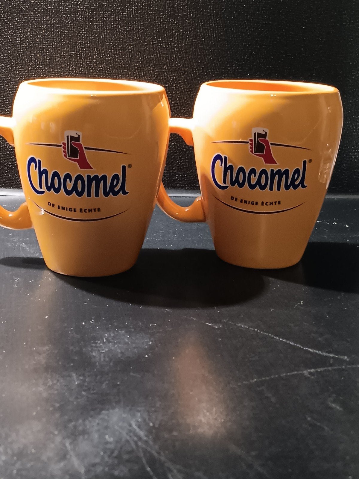 Set van 2 Chocomel mokken - De enige echte, Huis en Inrichting, Keuken | Servies, Overige merken, Keramiek, Nieuw, Modern