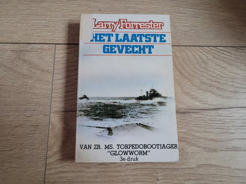 Het Laatste Gevecht - Larry Forrester ~ HH8085, Boeken, Ophalen of Verzenden, Tweede Wereldoorlog, Gelezen, Larry Forrester