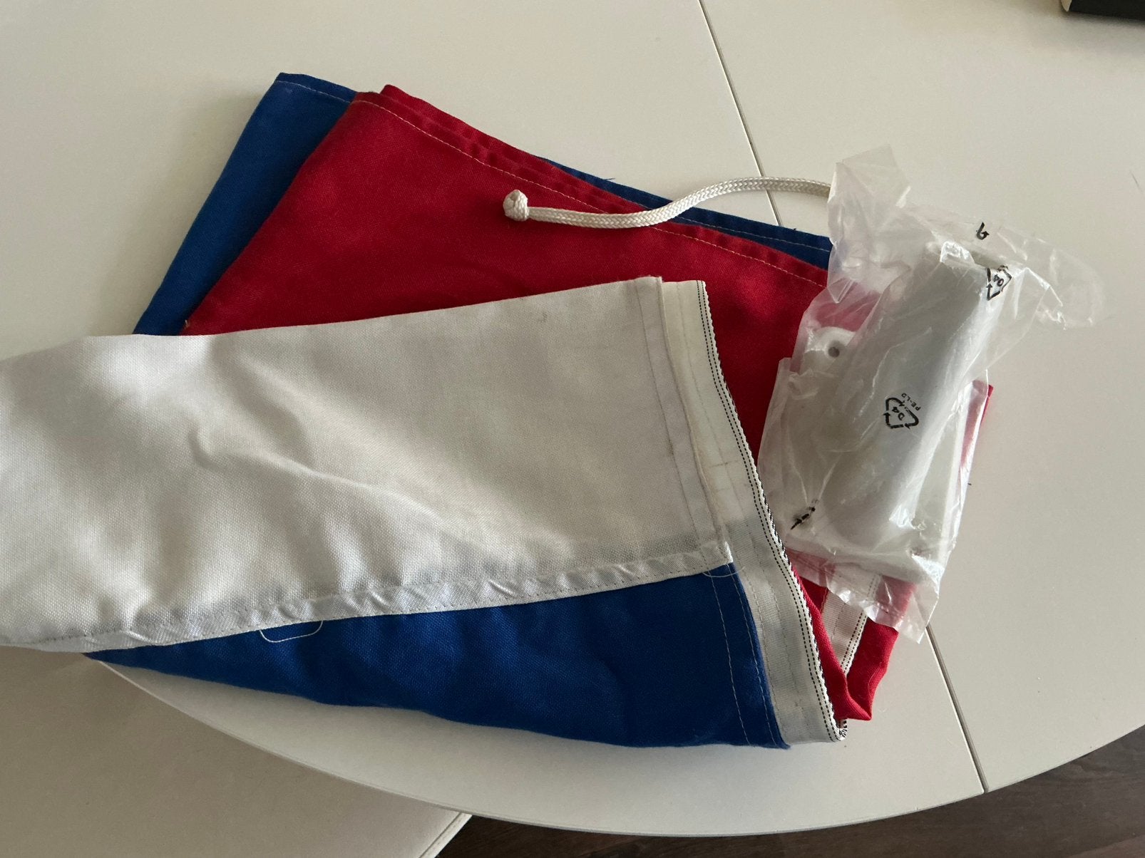 Vlag + houder + stok, Ophalen, Zo goed als nieuw