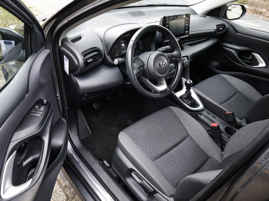 Toyota Yaris 1.5 VVT-i Active 1e-Eig. & Keurig-Onderh BOVAG-, 12 maanden, Stof, Bedrijf, Handgeschakeld