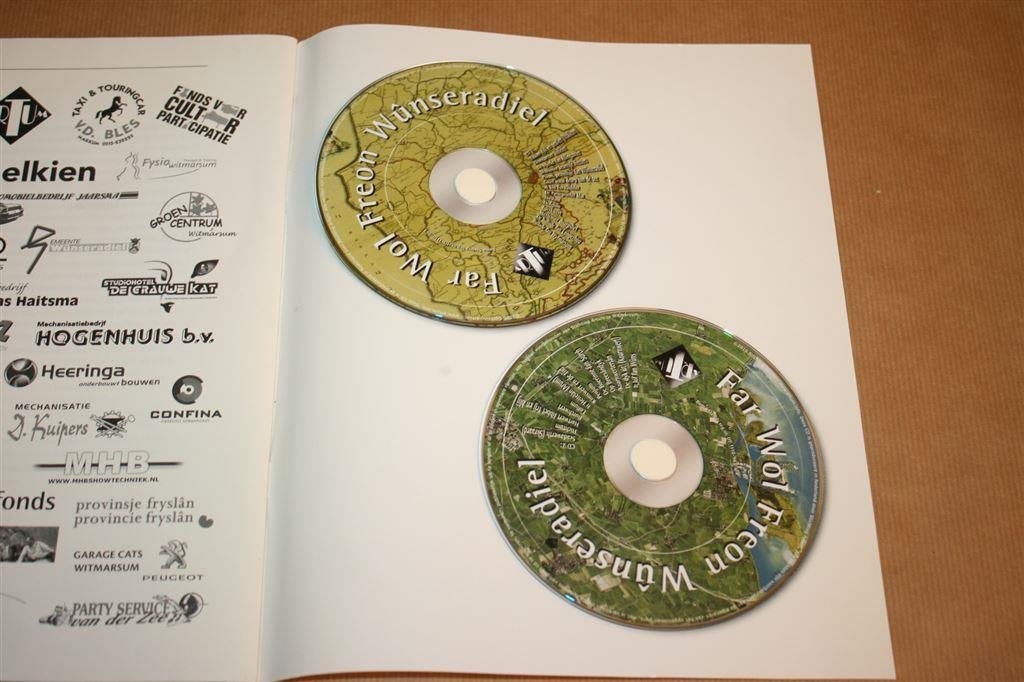 Far Wol Freon Wûnseradiel, incl. 2 CD\'s. - Friestalig., Boeken, Ophalen of Verzenden, Zo goed als nieuw
