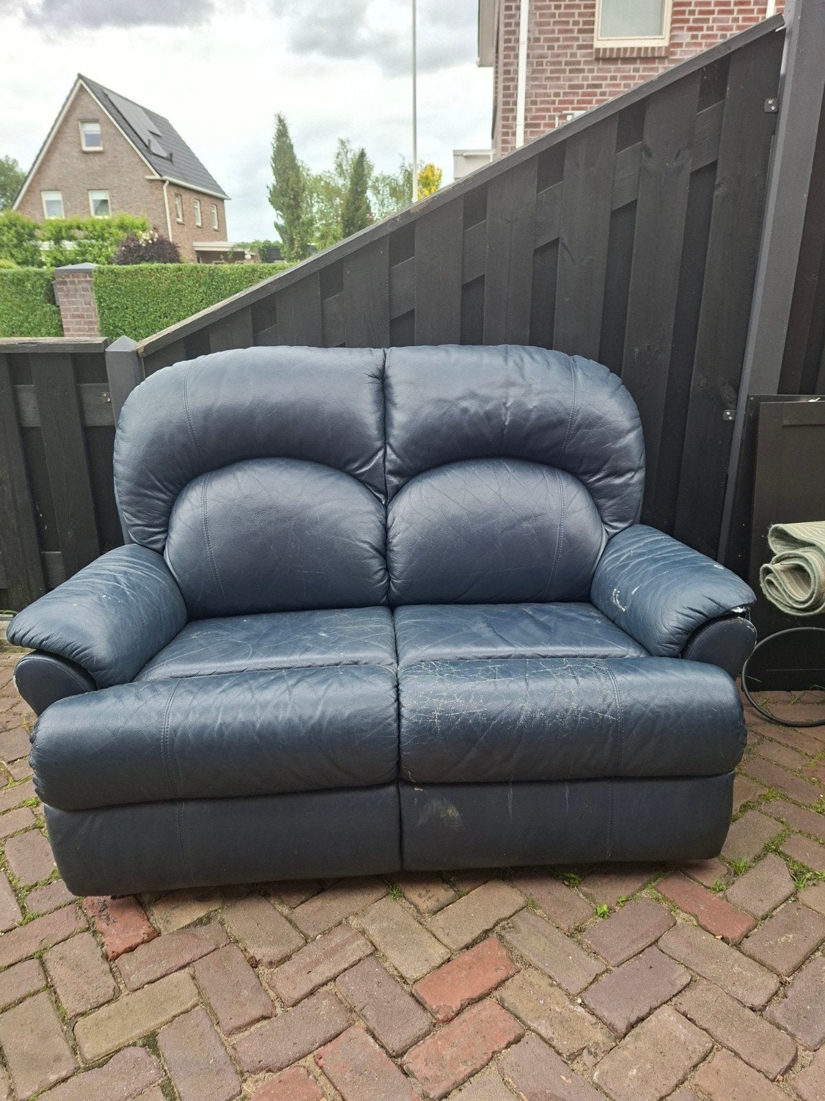 Gratis tweepersoonsbank van leer, Gebruikt, 150 tot 200 cm, Tweepersoons, Ophalen of Verzenden