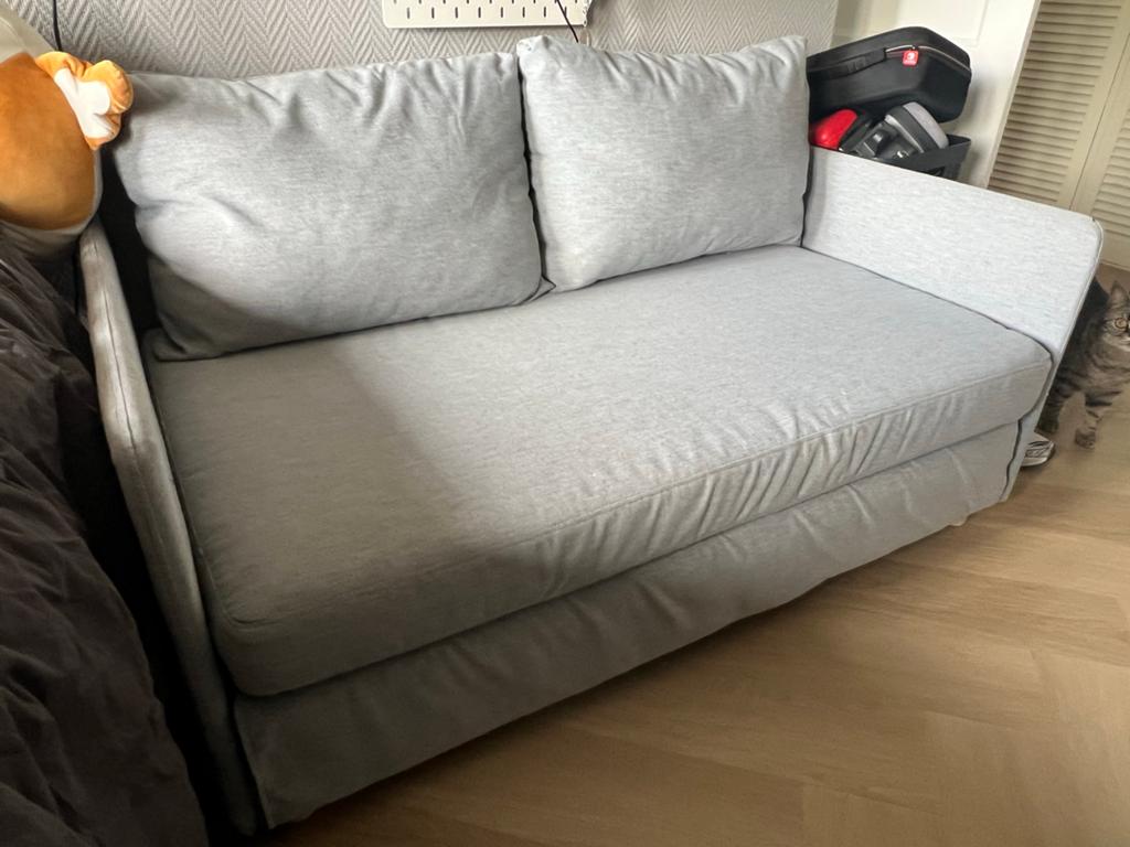 IKEA FRIDHULT2-zits slaapbank, Skiftebo grijs, Huis en Inrichting, Slaapkamer | Slaapbanken, Ophalen, Tweepersoons, 140 cm, Zo goed als nieuw