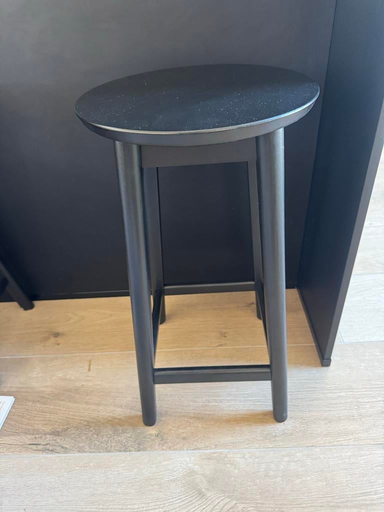 Zwarte barkruk Ikea, Huis en Inrichting, Barkrukken, Gebruikt, Met voetsteun, 60 tot 90 cm, Ophalen of Verzenden