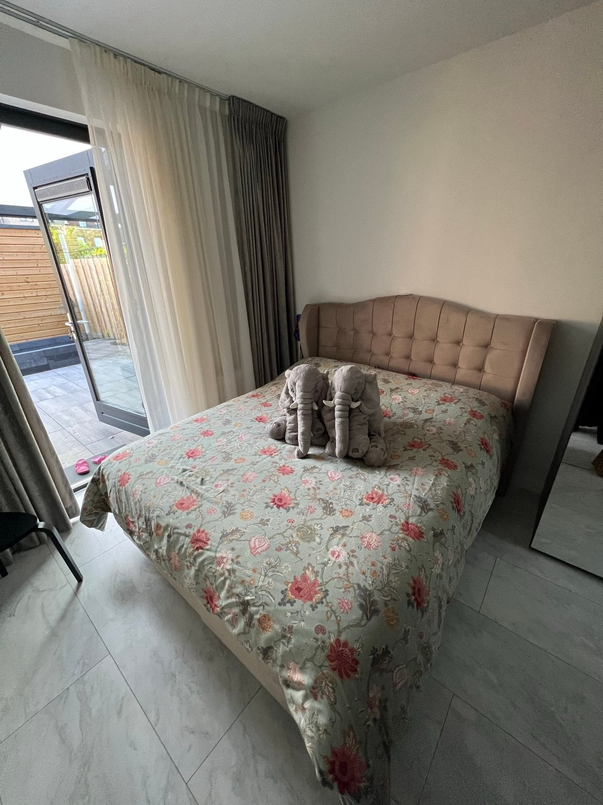 Tweepersoons opbergbed 160x200 incl. lattenbodem en matras, Huizen en Kamers