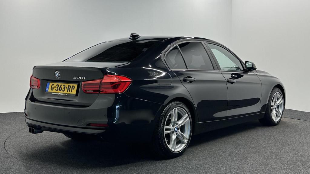 BMW 3-serie 320i Centennial High Executive|LCI|Navi|PDC|18'', Auto's, BMW, Automaat, 4 cilinders, Met garantie (alle), Zwart