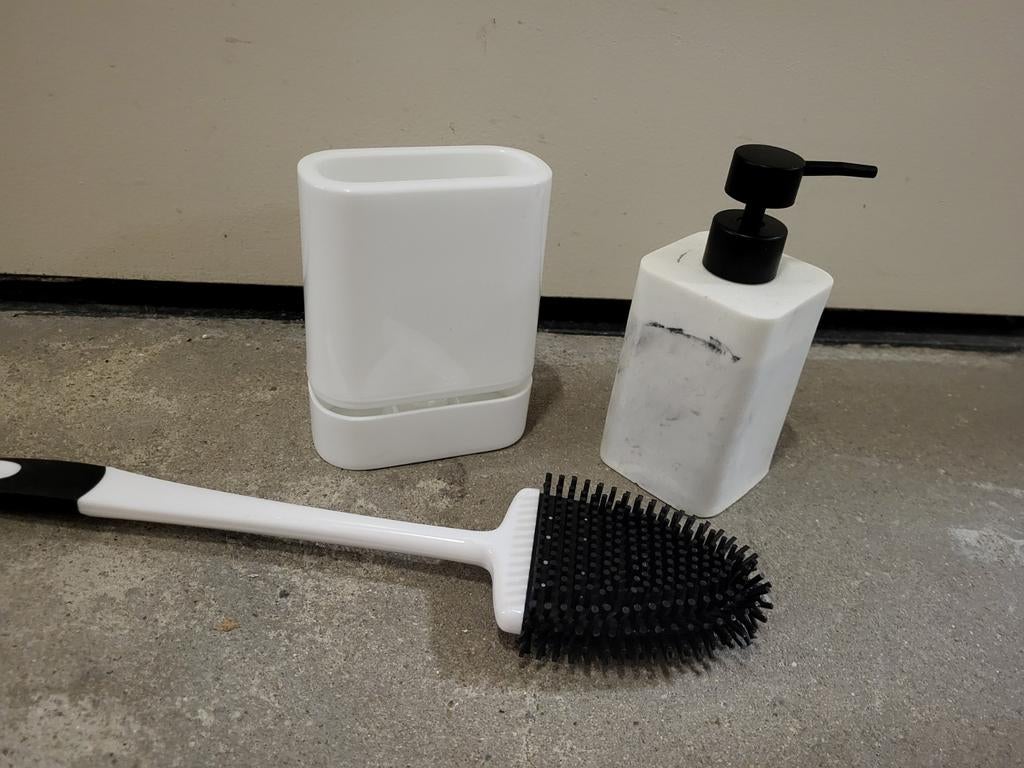 Zeeppomp en rubbere wc borstel in houder, Ophalen of Verzenden