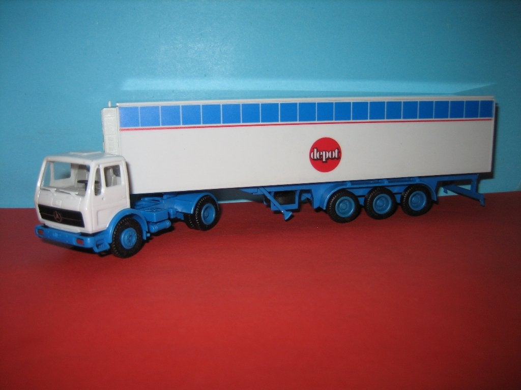 Depot  MERCEDES met oplegger  Herpa, Ophalen of Verzenden, Zo goed als nieuw, Bus of Vrachtwagen, Herpa