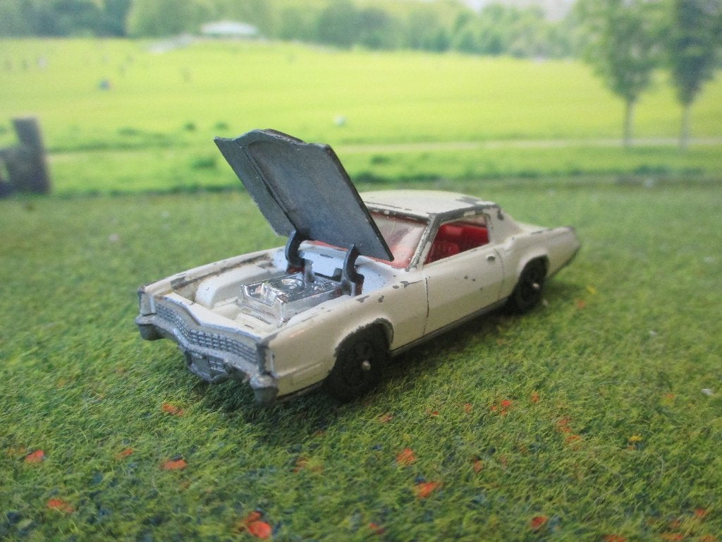 1:64 Cadillac Eldorado Corgi Juniors wit met zwarte motorkap, Ophalen of Verzenden, Gebruikt, Auto