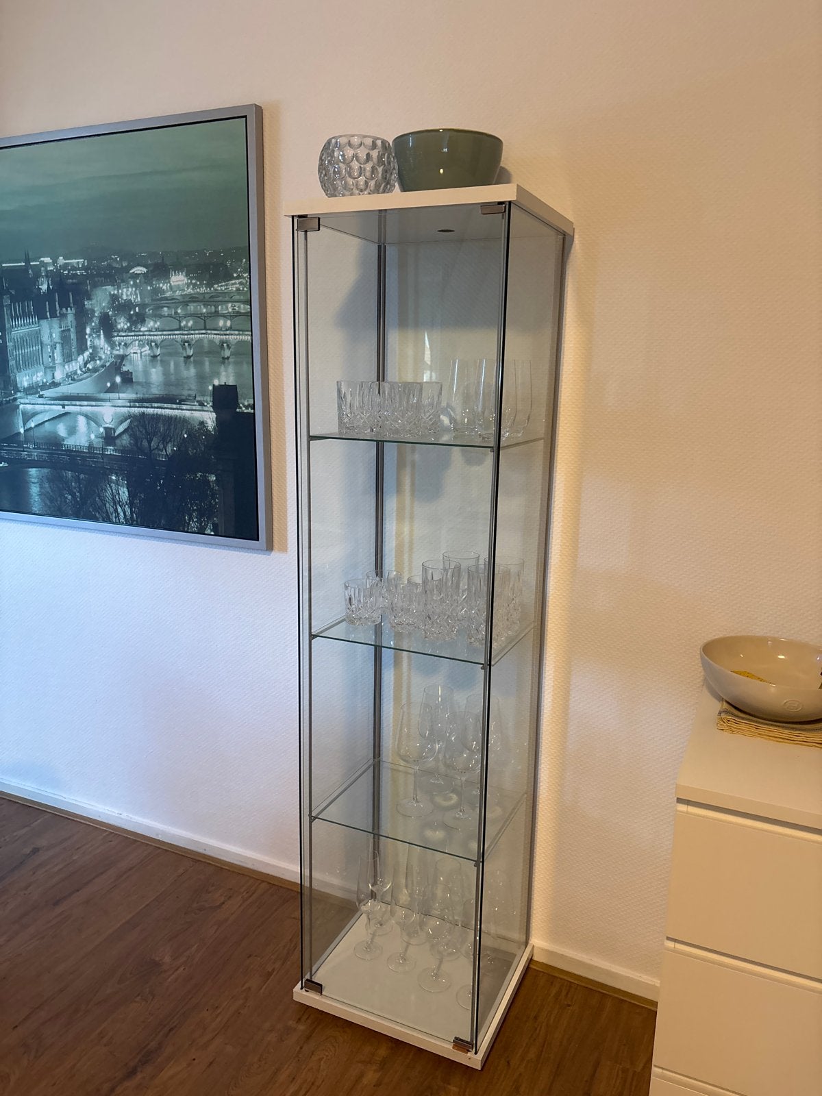 Glazen vitrinekast met planken, 150 tot 200 cm, 25 tot 50 cm, Met deur(en), 50 tot 100 cm