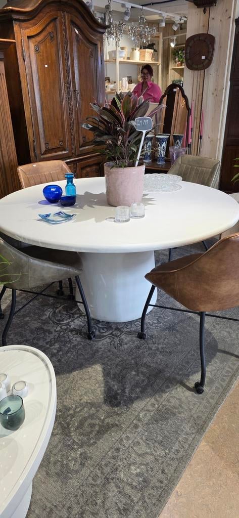 B-keuze eettafels: Grote en kleinere tafel, nieuw, Huis en Inrichting, Tafels | Eettafels, Ophalen, Overige materialen, Rond, Nieuw