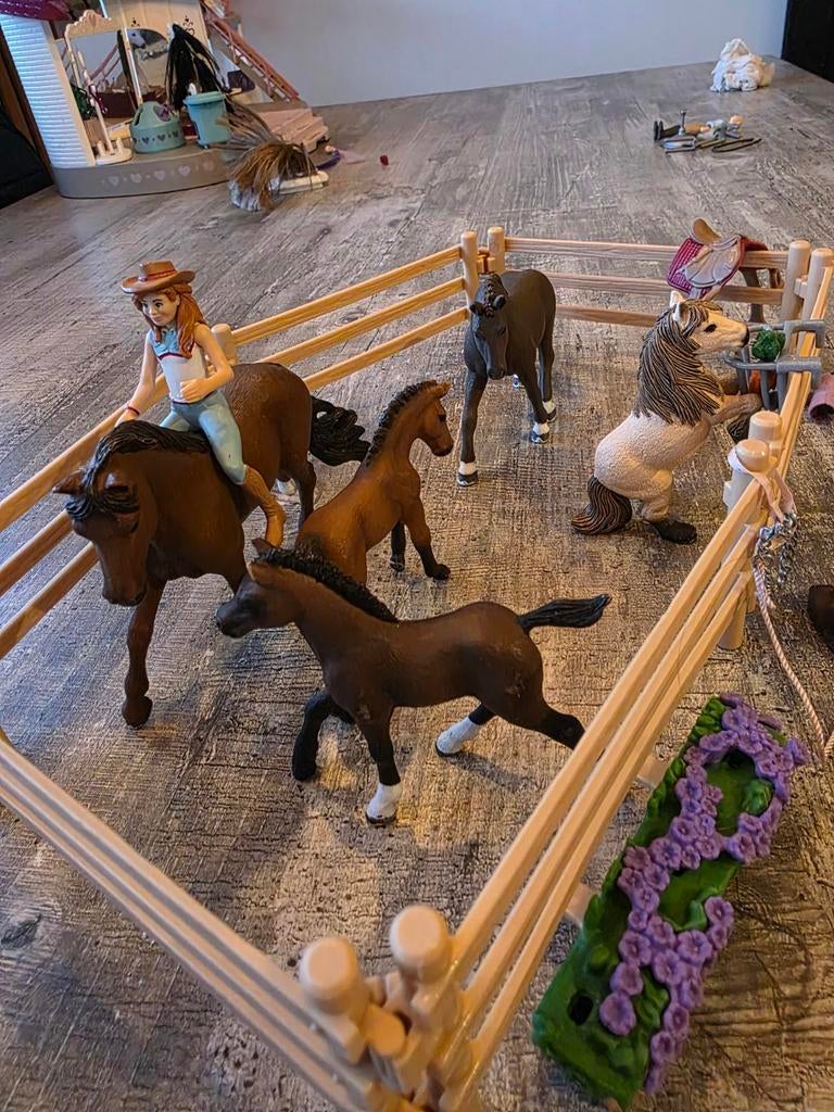 Schleich paardenset met omheining en ruiter, Kinderen en Baby's, Ophalen of Verzenden, Gebruikt, Jongen of Meisje
