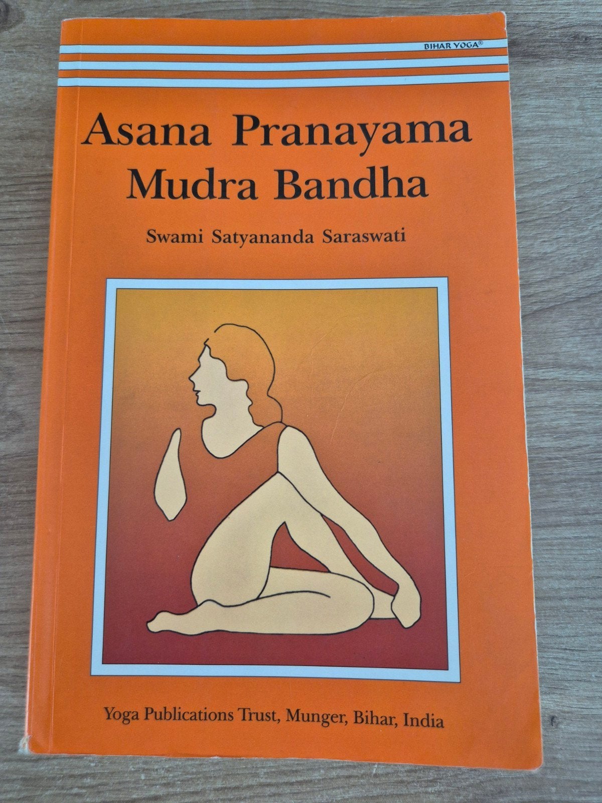 Asana Pranayama Mudra Bandha – Swami Satyananda SaraswatiAsa, Boeken, Ophalen of Verzenden, Meditatie of Yoga, Instructieboek