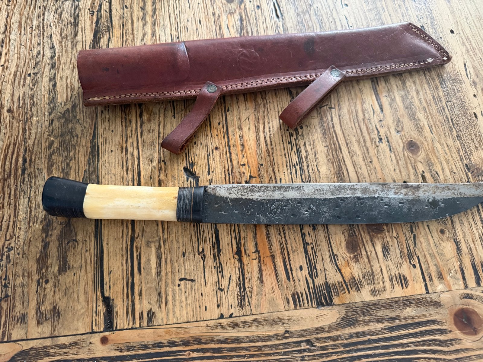 Handgemaakte Viking mes replica met leren schede, Antiek en Kunst, Ophalen of Verzenden
