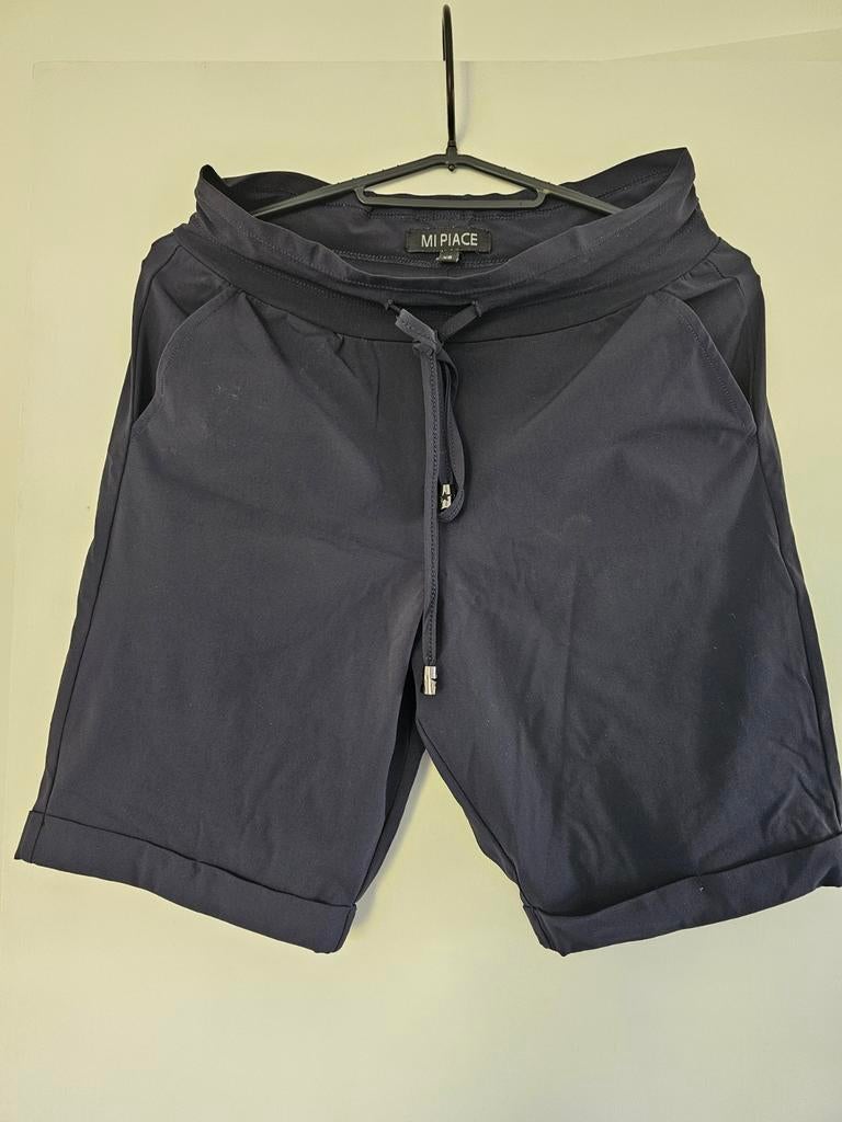 Travelstof korte broek Mi Piace xs, Kleding | Dames, Mi Piace, Kort, Blauw, Ophalen of Verzenden