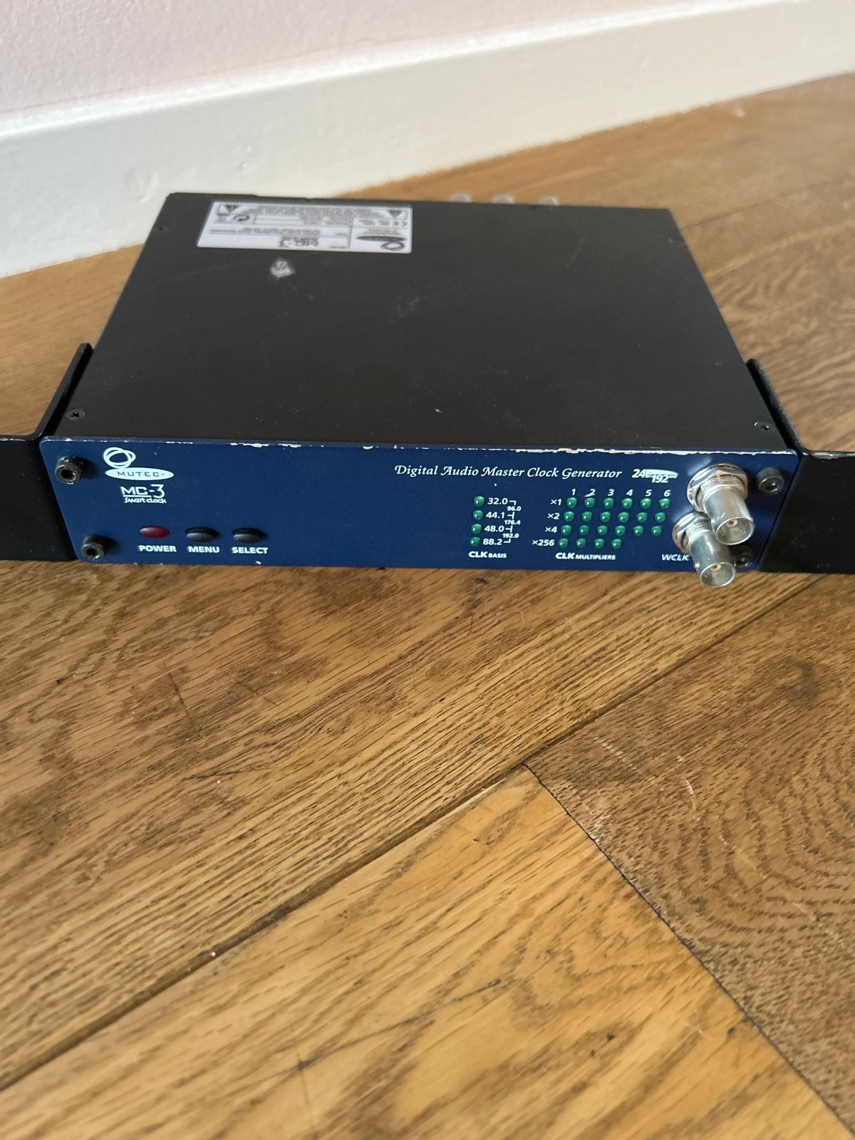 Mutec MC-3 Smart Clock Digitale Audio Master Clock Generator, Ophalen of Verzenden, Gebruikt, Audio