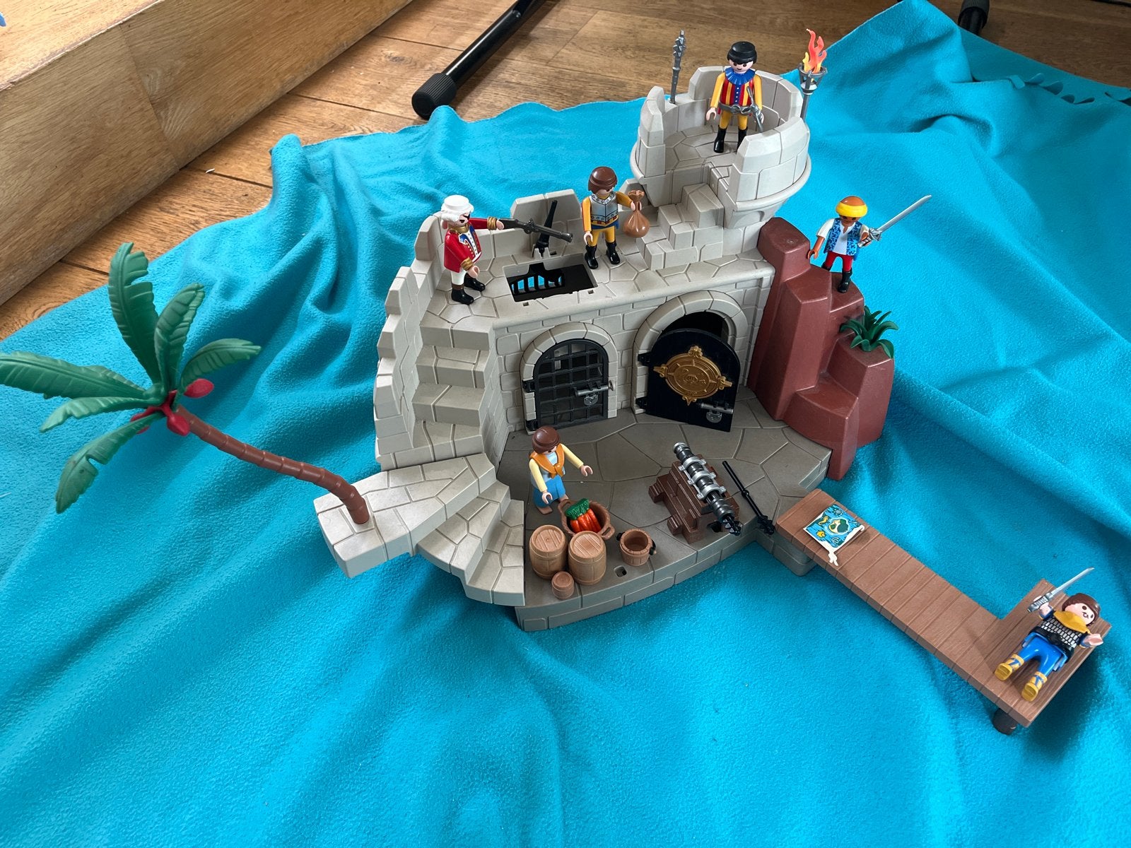 Playmobil fort met kluis, gevangenis, kanon en piraten, Ophalen, Gebruikt, Complete set