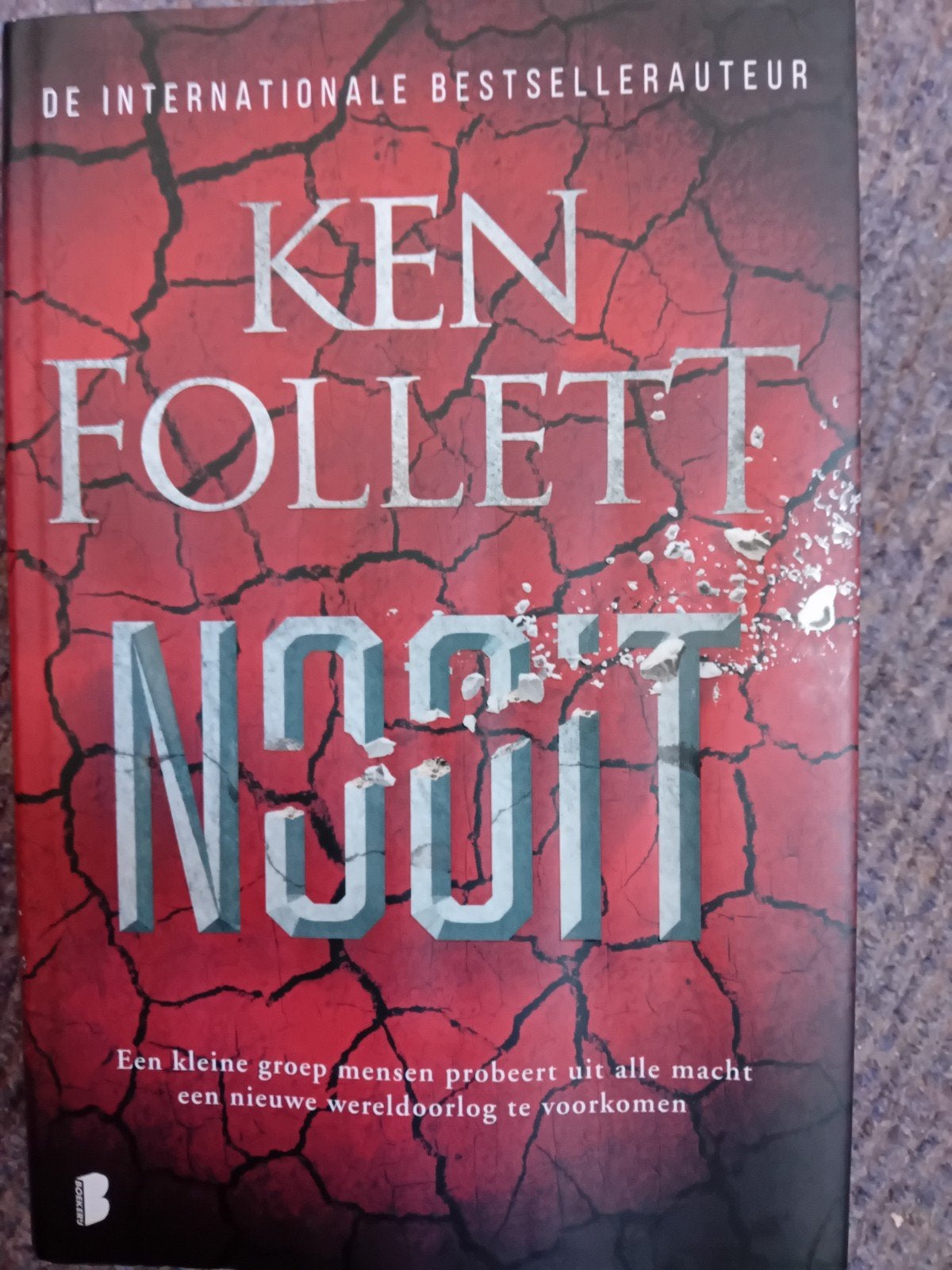 Ken Follett - Nooit: Spannende thriller over wereldoorlog, Boeken, Ophalen, Zo goed als nieuw, Ken Follett, Europa overig