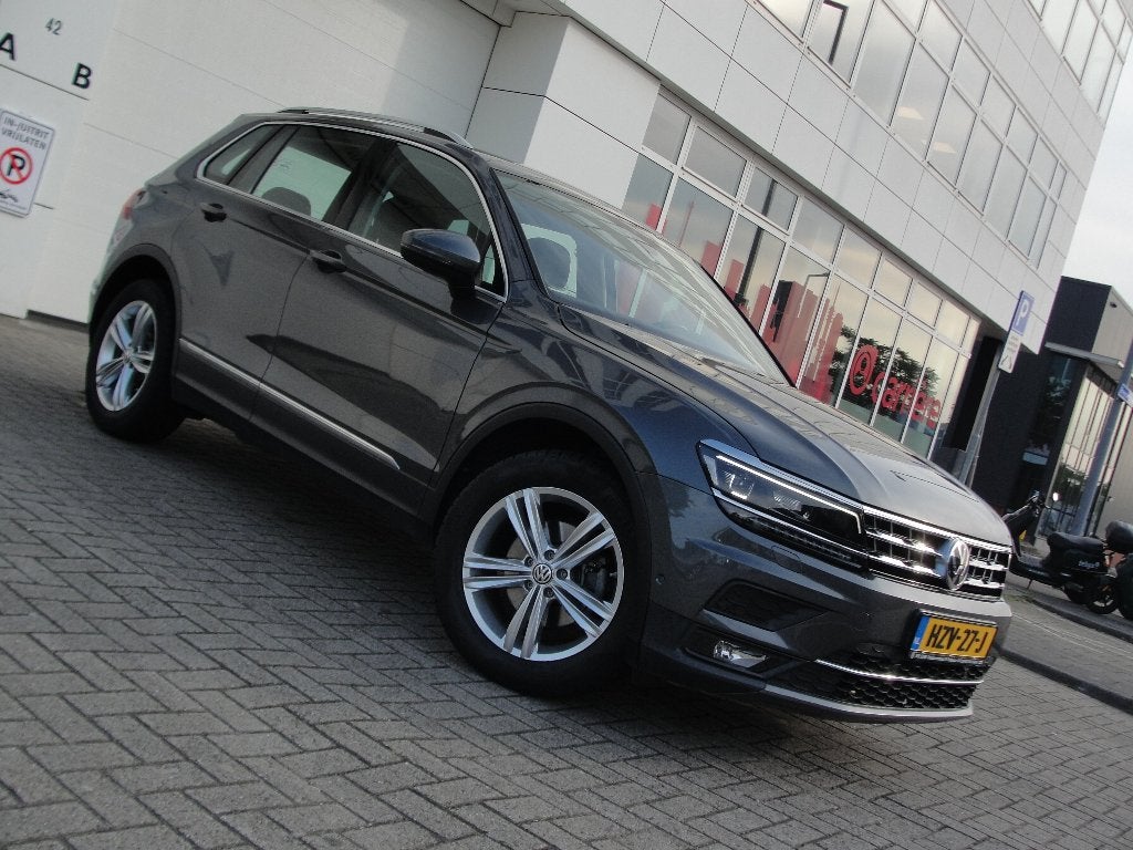 VW TIGUAN 1.5 TSI/AUTOMAAT/2020/elektrische trekhaak/HEAD-UP, 1800 kg, 4 cilinders, 150 pk, Alcantara