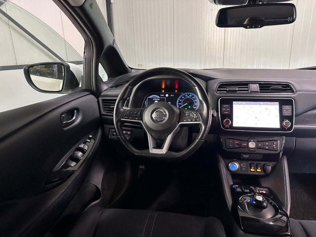 Nissan LEAF N-Connecta 40kWh | SoH 89% | Navi | Camera, Auto's, Nissan, Automaat, Wit, 270 km, 1480 kg