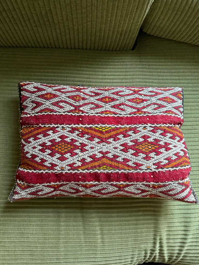 Authentiek Berbers Kilim kussen uit Marokko, Ophalen of Verzenden, Zo goed als nieuw, Rood, Rechthoekig