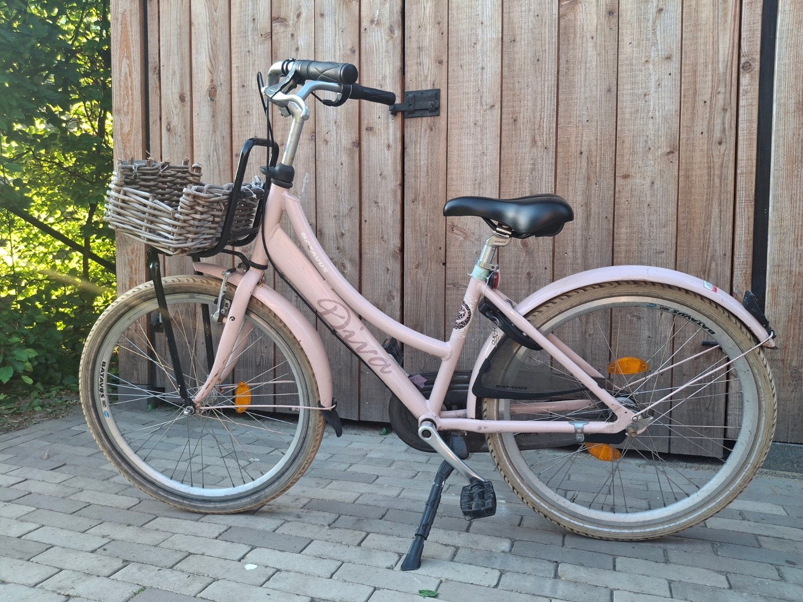 Roze meisjesfiets 24 inch, Fietsen en Brommers, Fietsen | Dames | Damesfietsen, Ophalen, Terugtraprem, Gebruikt, Versnellingen