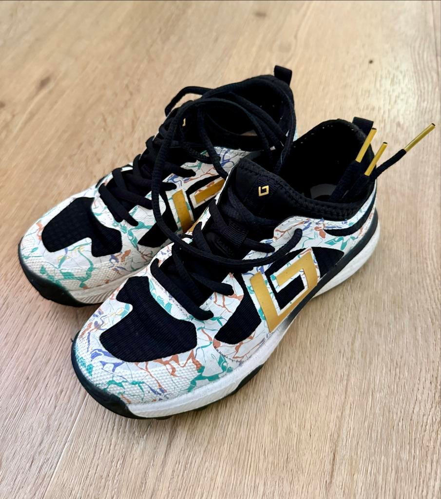Brabo Hockeyschoenen maat 34, Sport en Fitness, Hockey, Ophalen of Verzenden, Zo goed als nieuw, Schoenen