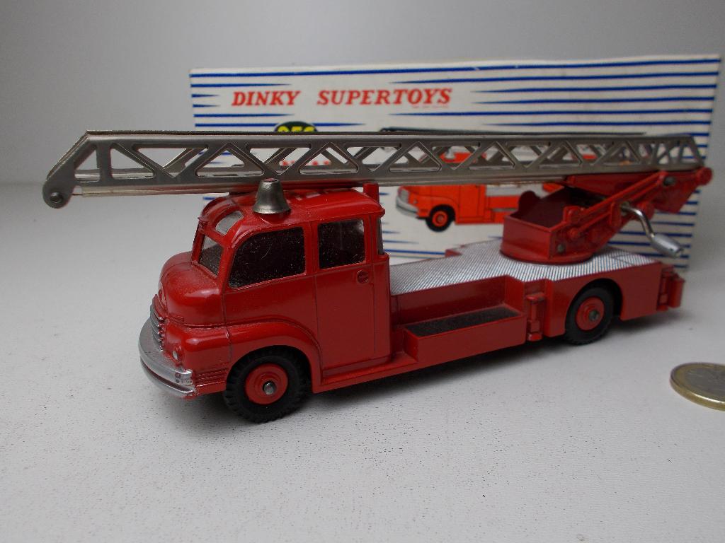 1958 Dinky SuperToys 956 BEDFORD TURNTABLE FIRE ESCAPE +DOOS, Hobby en Vrije tijd, Ophalen of Verzenden, Nieuw, Bus of Vrachtwagen