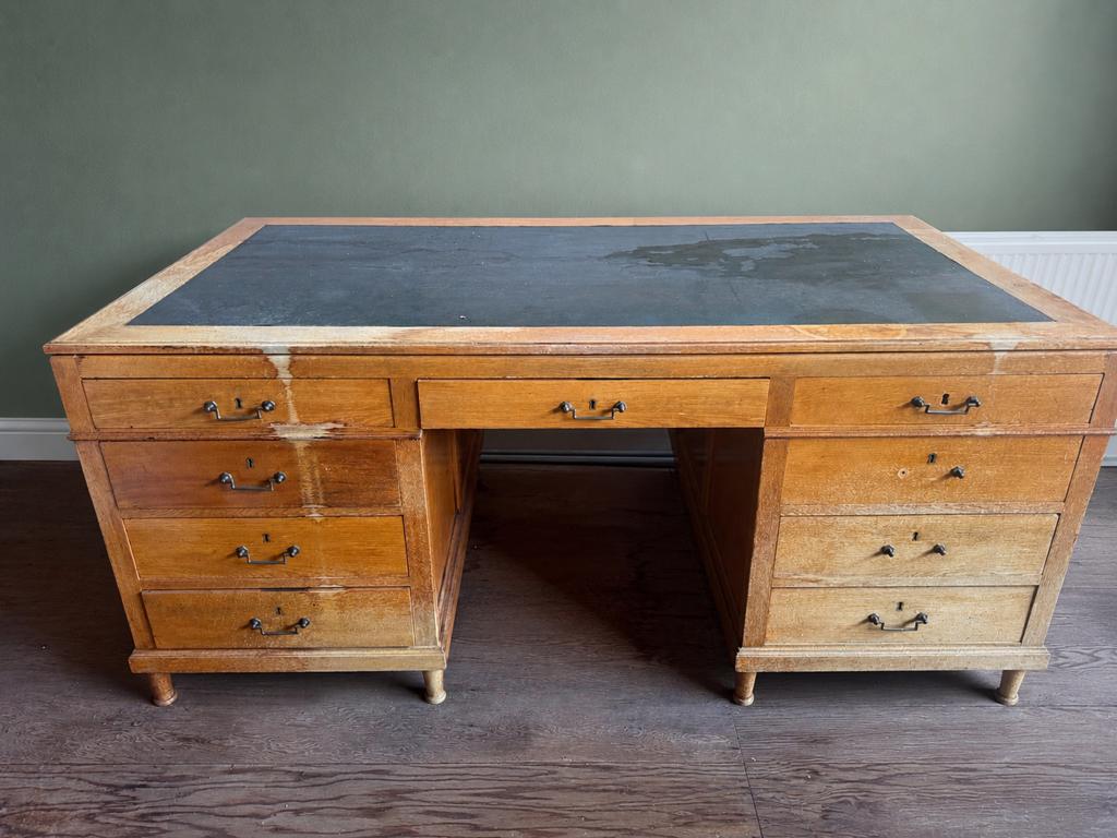 Bureau eiken, Ophalen