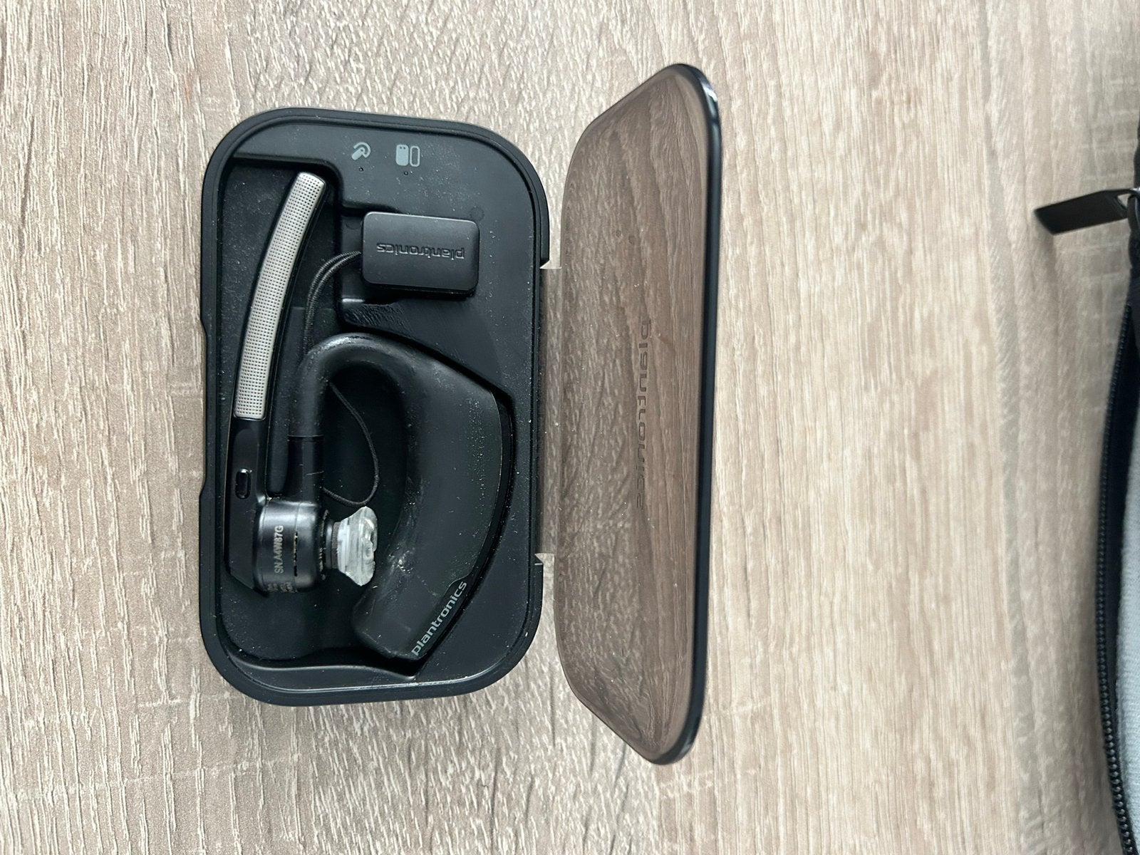 Plantronics Voyager 5200 Bluetooth Headset met Oplaadcase