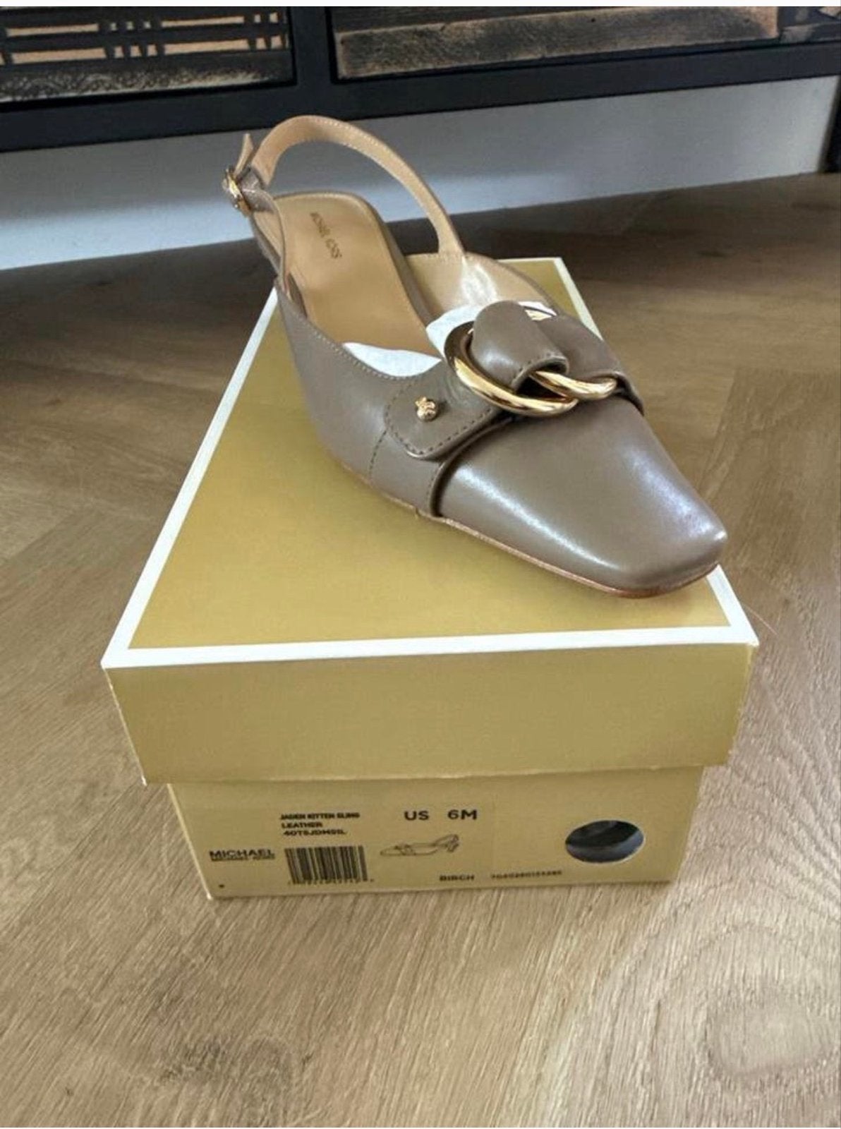 Michael Kors Kitten Heel Slingback Pumps - Nieuw, Ophalen of Verzenden, Nieuw, Beige, Pumps