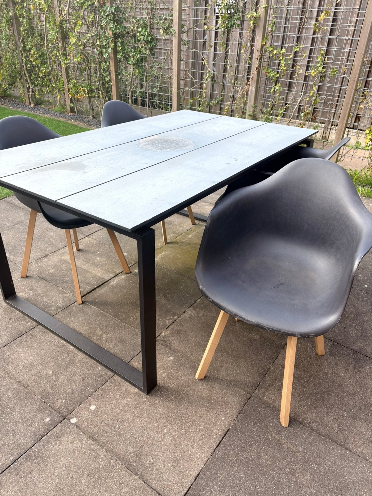 Foto 4 van Tuintafel met 4 stoelen