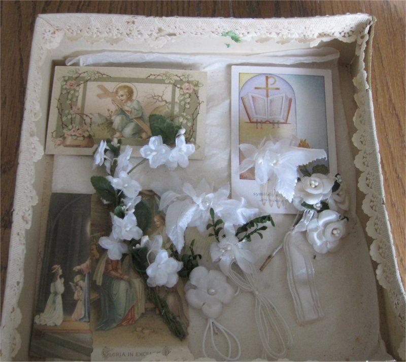 Communie, antiek doosje met oude communie-items, Antiek en Kunst, Antiek | Religie, Ophalen of Verzenden