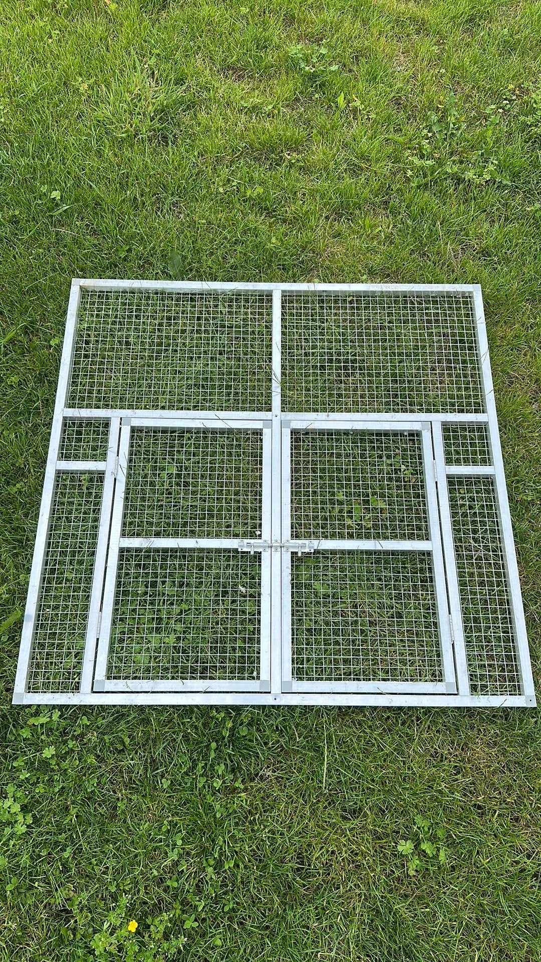 Mooi voliere paneel, Dieren en Toebehoren, Vogels | Hokken en Kooien, Ophalen of Verzenden, Zo goed als nieuw, Aluminium, Volière