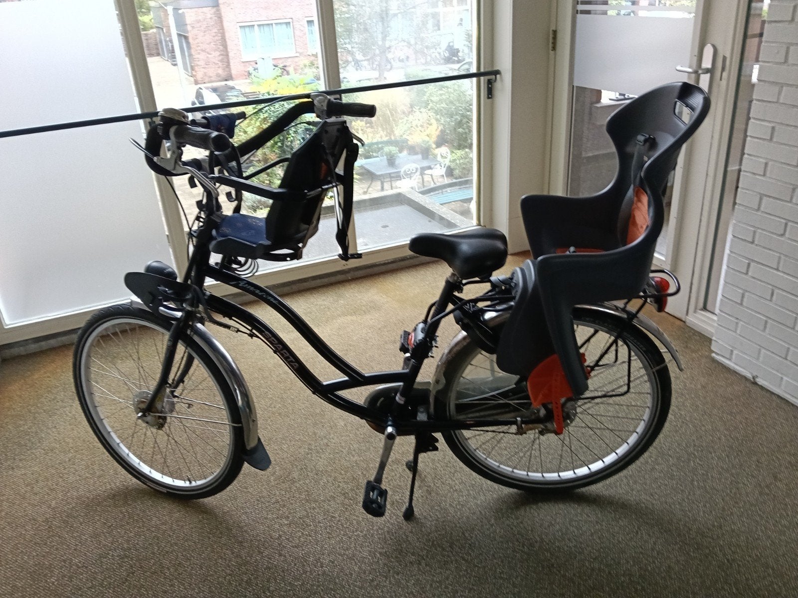Sparta fiets met kinderzitjes (voor en achter), Ophalen, Sparta, Trommelrem, 53 tot 56 cm