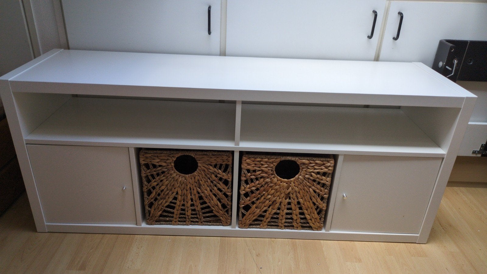 Kallax tv kast wit Ikea. met deurtjes en bakken, Ophalen, Zo goed als nieuw, Modern