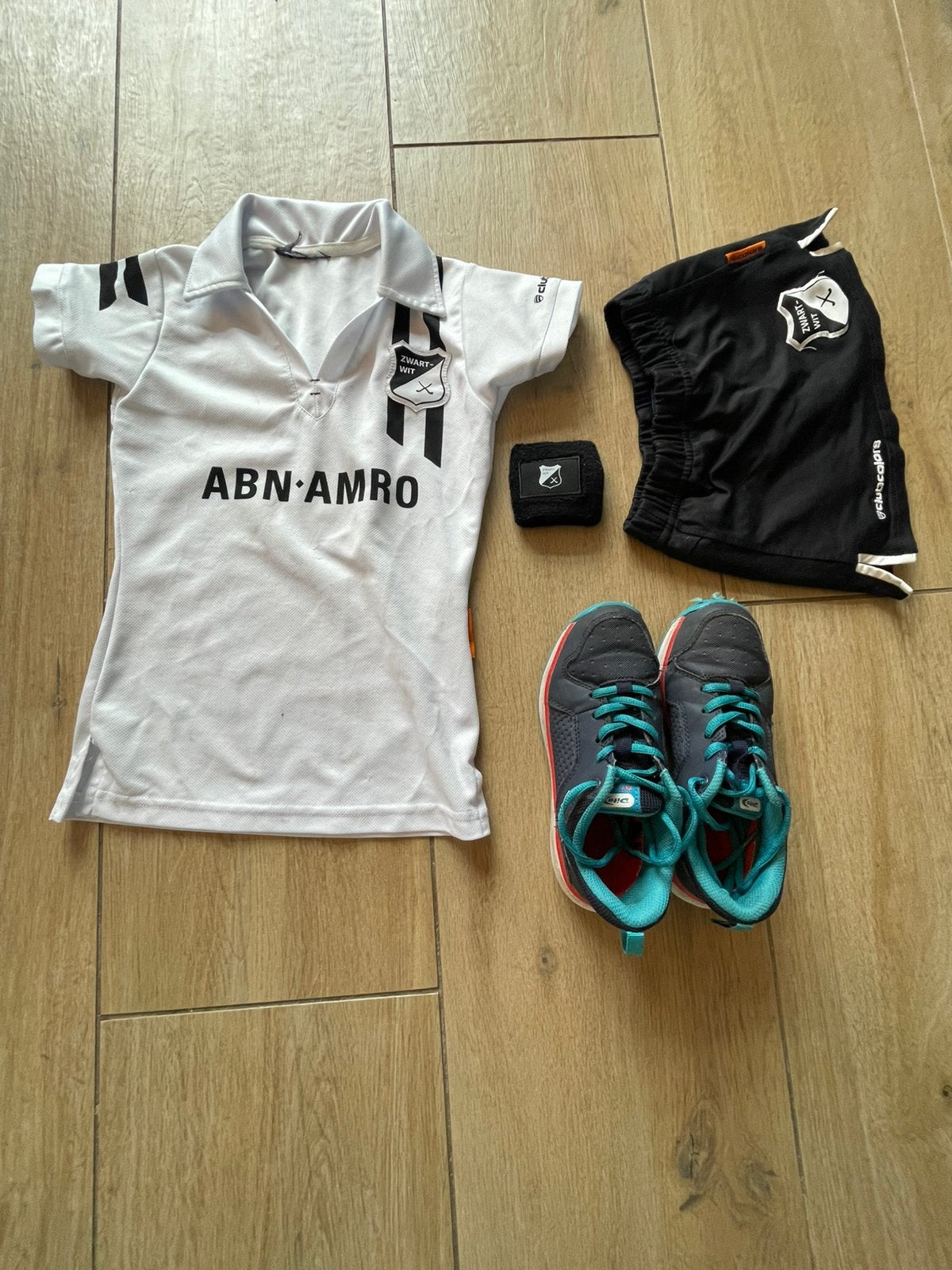 Uniform hockey Zwart-wit,bieden, Kleding | Dames, Ophalen of Verzenden, Zo goed als nieuw, Maat 34 (XS) of kleiner, Wit