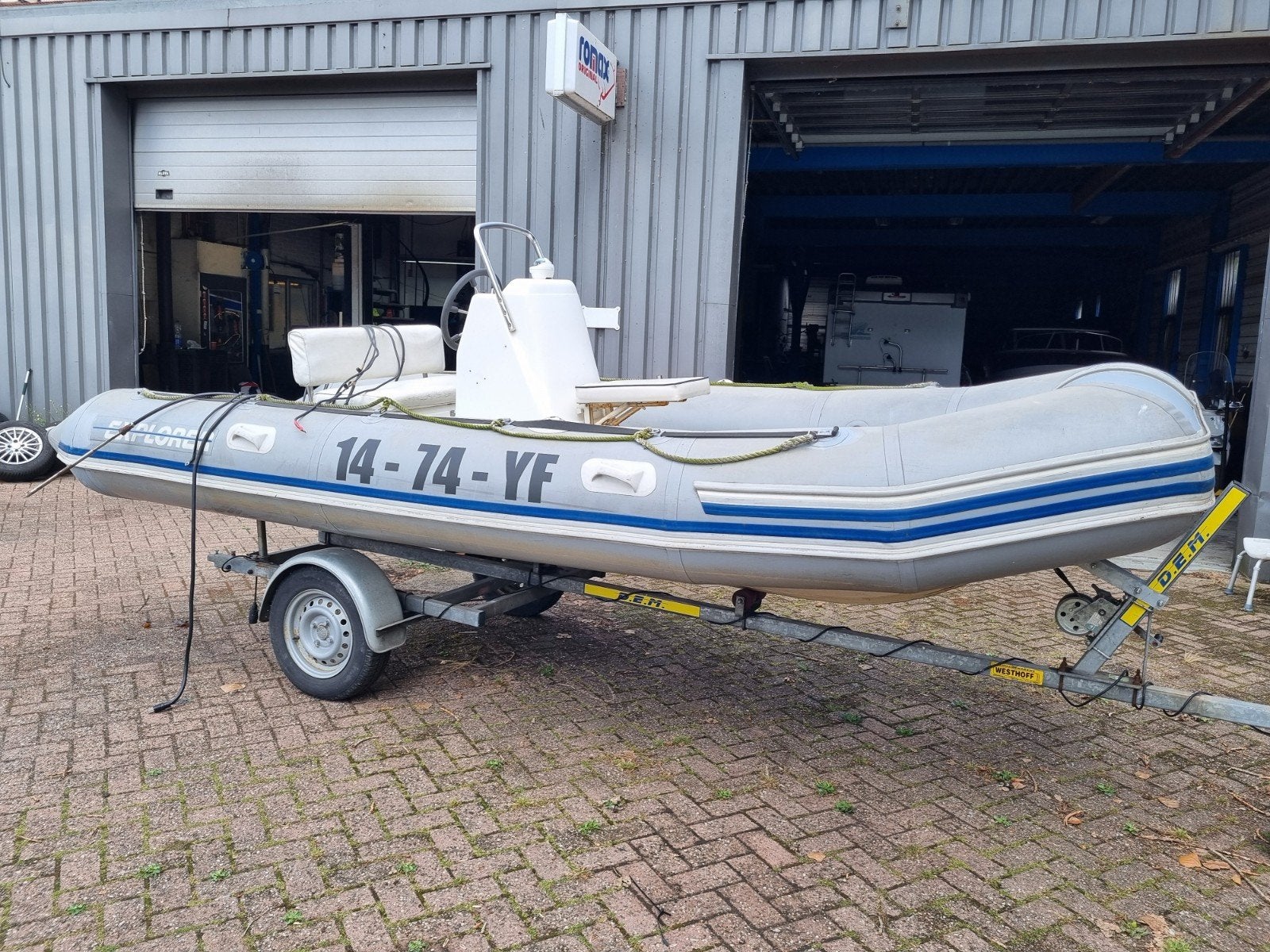 Bombard Explorer 485 en trailer, Watersport en Boten, Rubberboten, Gebruikt, Bombard, Stuurconsole, Buitenboordmotor