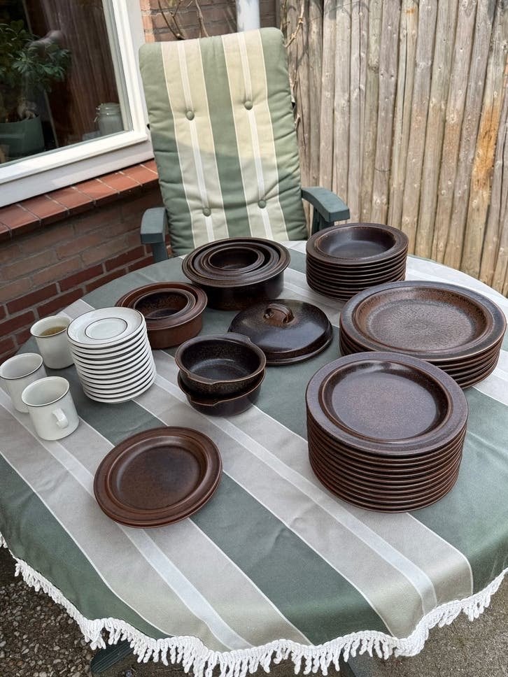 Uitgebreid Arabia servies Ruska (bruin) en Fennica, Ophalen, Gebruikt, Overige stijlen, Aardewerk