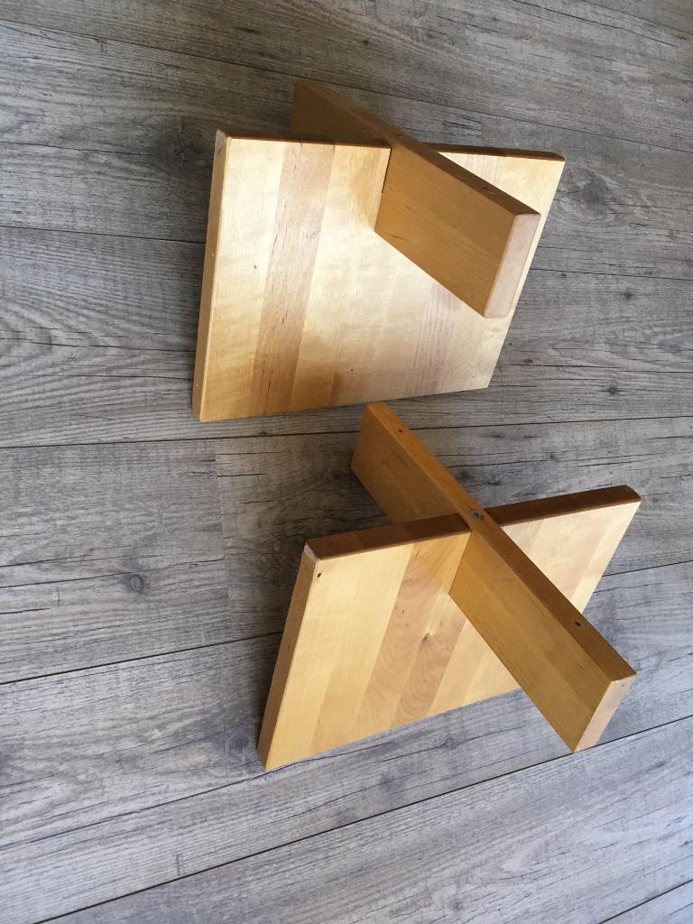 Twee stuks grenen Ikea boekenplankjes, Ophalen, Zo goed als nieuw
