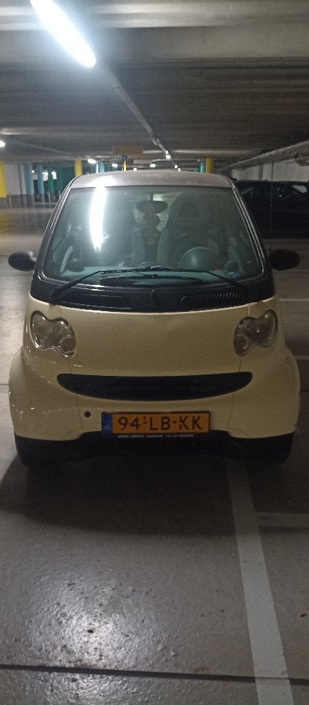 MCC Smart 0.6 bj 2002 Wit/Zwart  2e EIGENAAR al 18 jaar lang, Auto's, 21 km/l, 54 pk, 18 €/maand, Wit