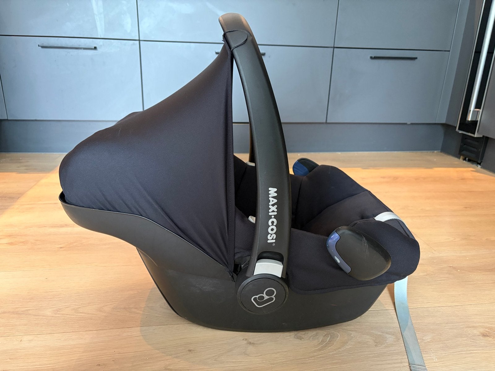 Maxi-Cosi autostoel met nieuw zonnedoek, Ophalen, 0 t/m 13 kg, Maxi-Cosi, Gebruikt