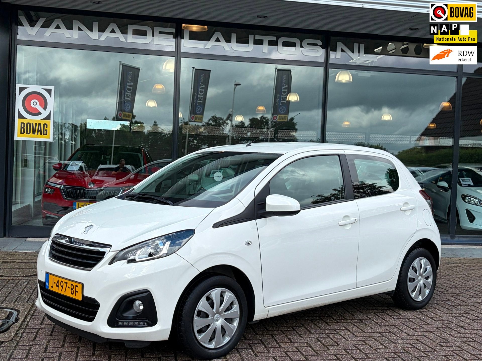 Peugeot 108 1.0 e-VTi Active 5Drs 44D-Km! Airco Bluetooth NL, Voorwielaandrijving, Stof, 4 stoelen, Wit
