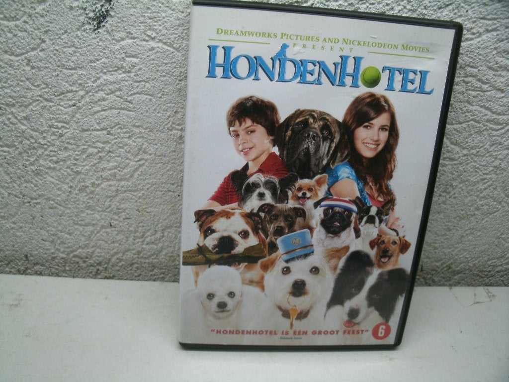 dvd 224k honden hotel, Vanaf 6 jaar, Ophalen of Verzenden, Zo goed als nieuw