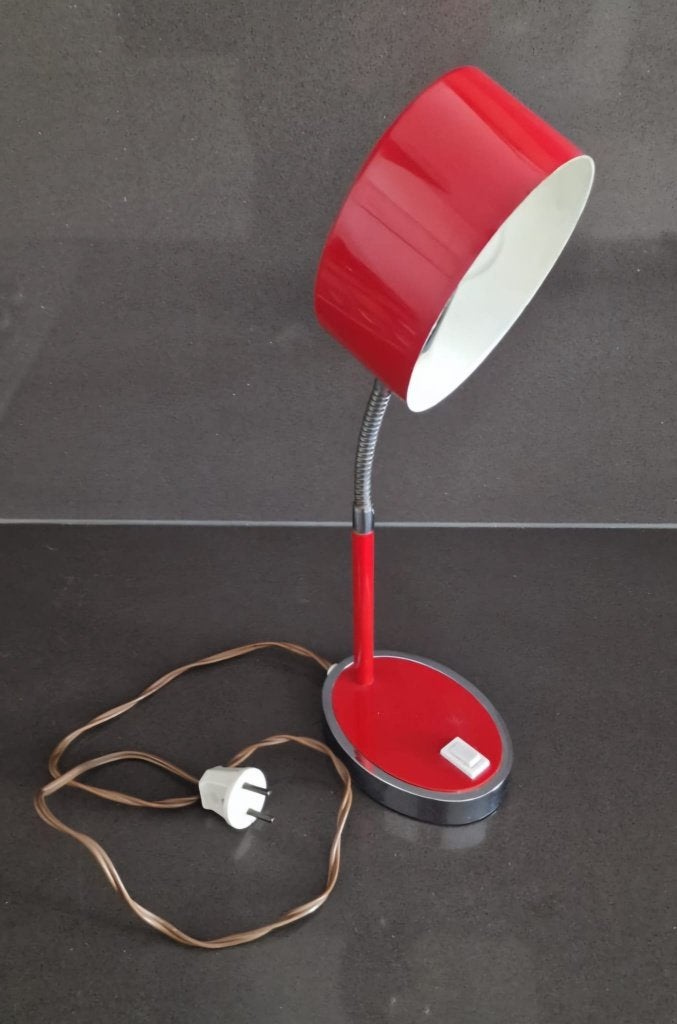 vintage jaren 60 bureau lamp rood bijzondere ovalen kap, Vintage, Zo goed als nieuw, Rood, Metaal