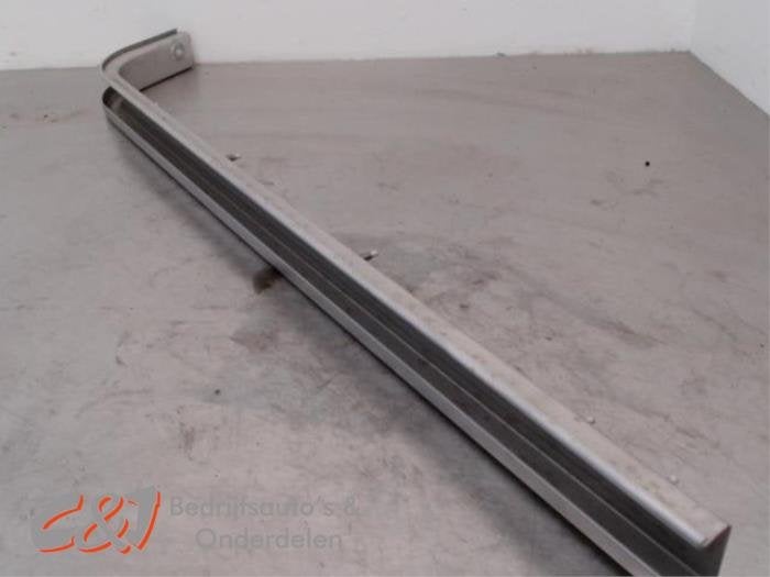 Schuifdeur Rail rechts van een Volkswagen Caddy, Gebruikt, -, Volkswagen, -