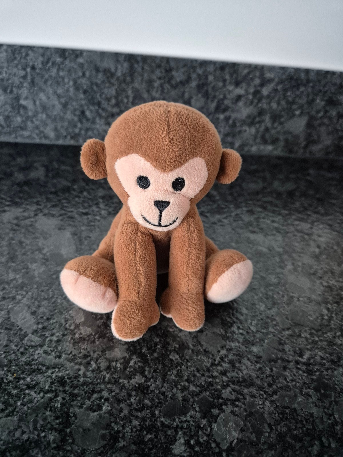HEMA  - Knuffel Aapje zittend, Kinderen en Baby's, Ophalen of Verzenden, Zo goed als nieuw, Overige typen